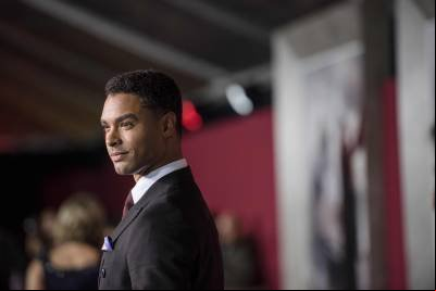 Produtora de 'Bridgerton' convidou Regé-Jean Page para voltar à trama