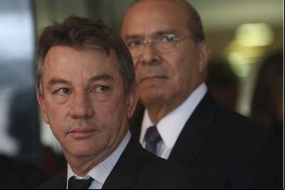 Governador de Roraima é cassado por distribuir cesta básica