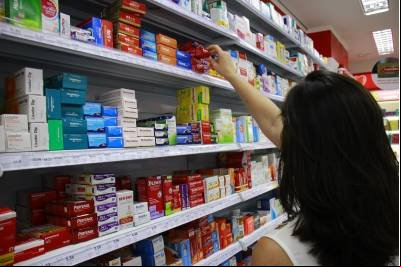 Anvisa aprova norma que permite que farmácias façam exames de análises clínicas